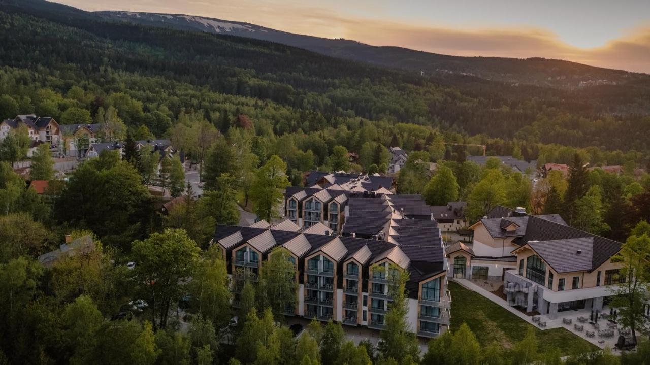 Green Mountain 5* Hotel Karpacz Exterior foto Residential complex in the village of Kaskovo, 2019