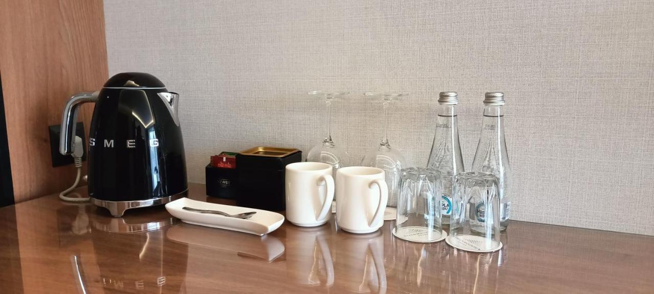 Green Mountain 5* Hotel Karpacz Exterior foto Bottled water in a hotel room